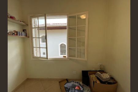 Casa à venda com 173m², 5 quartos e 4 vagas Casa à venda com 173m², 5 quartos e 4 vagasQuarto 2