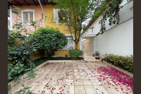 Casa à venda com 173m², 5 quartos e 4 vagas Casa à venda com 173m², 5 quartos e 4 vagasGaragem