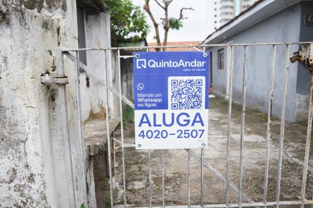 Casa à venda com 70m², 2 quartos e 4 vagasFachada - Placa