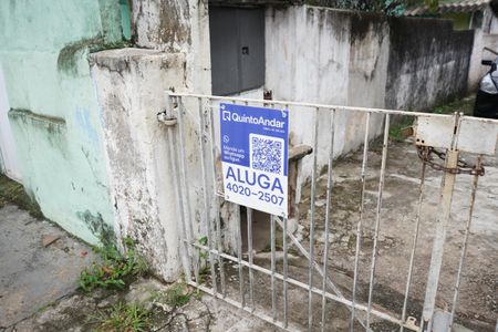 Casa à venda com 70m², 2 quartos e 4 vagasFachada - Placa