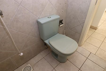 Apartamento para alugar com 298m², 3 quartos e 2 vagasÁrea comum - Banheiro do Salão de Festas