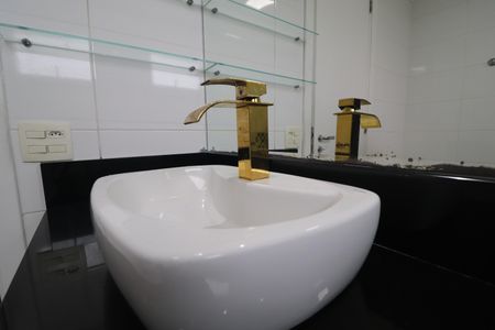 Apartamento para alugar com 135m², 4 quartos e 2 vagasBanheiro da Suíte