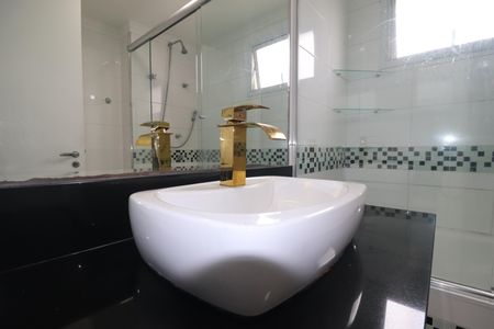 Apartamento para alugar com 135m², 4 quartos e 2 vagasBanheiro da Suíte