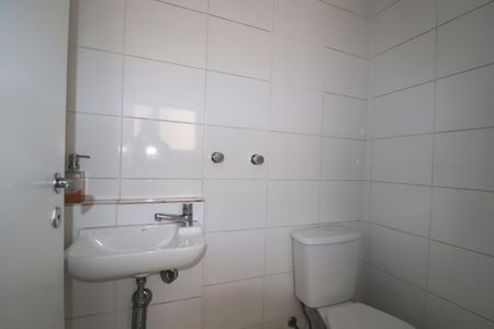 Apartamento para alugar com 135m², 4 quartos e 2 vagasBanheiro de Serviço