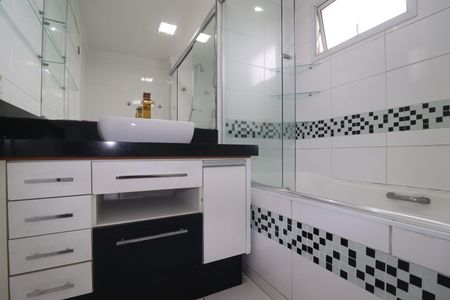 Apartamento para alugar com 135m², 4 quartos e 2 vagasBanheiro da Suíte