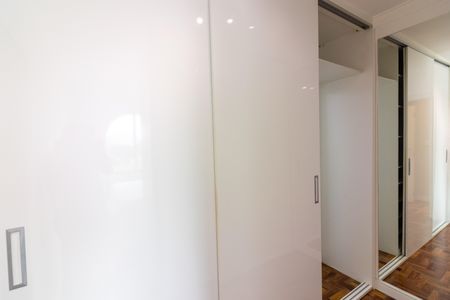 Apartamento à venda com 68m², 2 quartos e sem vaga Apartamento à venda com 68m², 2 quartos e sem vagaCloset da suíte