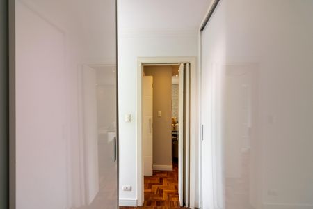 Apartamento à venda com 68m², 2 quartos e sem vaga Apartamento à venda com 68m², 2 quartos e sem vagaCloset da suíte