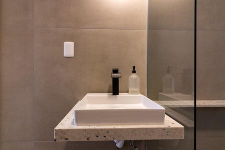 Apartamento à venda com 68m², 2 quartos e sem vaga Apartamento à venda com 68m², 2 quartos e sem vagaBanheiro