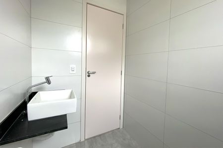 Apartamento à venda com 63m², 2 quartos e 2 vagas Apartamento à venda com 63m², 2 quartos e 2 vagasBanheiro da Suíte 1