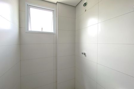 Apartamento à venda com 63m², 2 quartos e 2 vagas Apartamento à venda com 63m², 2 quartos e 2 vagasBanheiro da Suíte 1