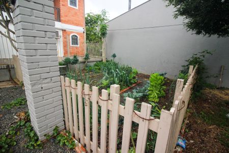 Casa à venda com 210m², 2 quartos e 5 vagas Casa à venda com 210m², 2 quartos e 5 vagasQuintal