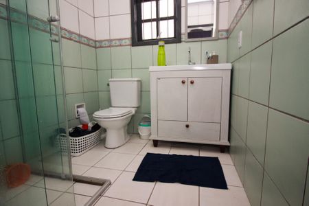 Casa à venda com 210m², 2 quartos e 5 vagas Casa à venda com 210m², 2 quartos e 5 vagasBanheiro da Suíte