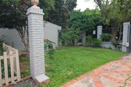 Casa à venda com 210m², 2 quartos e 5 vagas Casa à venda com 210m², 2 quartos e 5 vagasQuintal