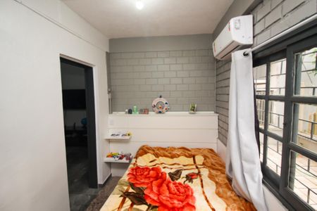 Casa à venda com 210m², 2 quartos e 5 vagas Casa à venda com 210m², 2 quartos e 5 vagasQuarto