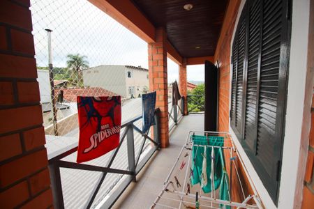 Casa à venda com 210m², 2 quartos e 5 vagas Casa à venda com 210m², 2 quartos e 5 vagasSacada do Escritório