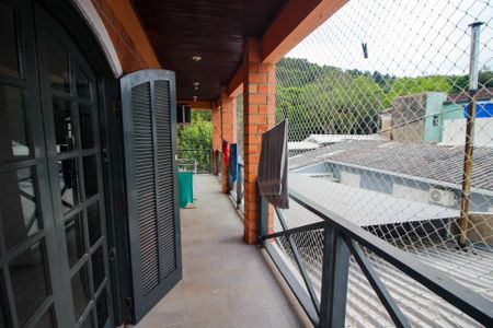 Casa à venda com 210m², 2 quartos e 5 vagas Casa à venda com 210m², 2 quartos e 5 vagasSacada do Escritório