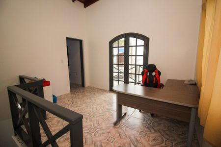 Casa à venda com 210m², 2 quartos e 5 vagas Casa à venda com 210m², 2 quartos e 5 vagasEscritório