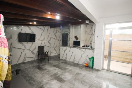 Casa à venda com 210m², 2 quartos e 5 vagas Casa à venda com 210m², 2 quartos e 5 vagasVaranda