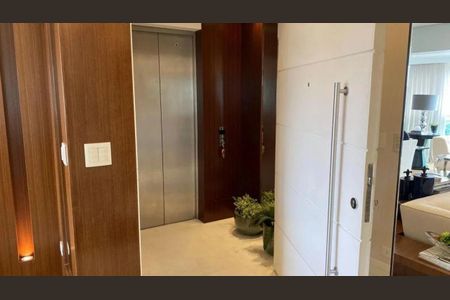 Apartamento à venda com 234m², 4 quartos e 4 vagas Apartamento à venda com 234m², 4 quartos e 4 vagasFoto 02