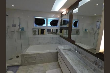 Apartamento à venda com 234m², 4 quartos e 4 vagas Apartamento à venda com 234m², 4 quartos e 4 vagasFoto 19