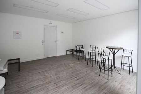 Apartamento à venda com 28m², 1 quarto e sem vaga Apartamento à venda com 28m², 1 quarto e sem vagaÁrea comum - Salão de festas
