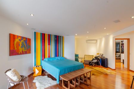 Apartamento à venda com 393m², 3 quartos e 4 vagasSuíte 1