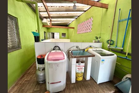 Casa à venda com 292m², 5 quartos e 4 vagas Casa à venda com 292m², 5 quartos e 4 vagasÁrea de Serviço