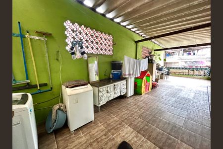 Casa à venda com 292m², 5 quartos e 4 vagas Casa à venda com 292m², 5 quartos e 4 vagasÁrea de Serviço