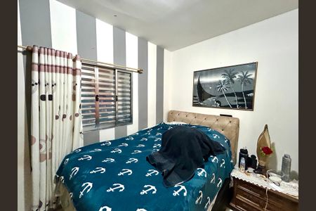 Casa à venda com 292m², 5 quartos e 4 vagas Casa à venda com 292m², 5 quartos e 4 vagasQuarto 2