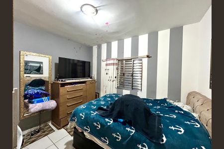 Casa à venda com 292m², 5 quartos e 4 vagas Casa à venda com 292m², 5 quartos e 4 vagasQuarto 2