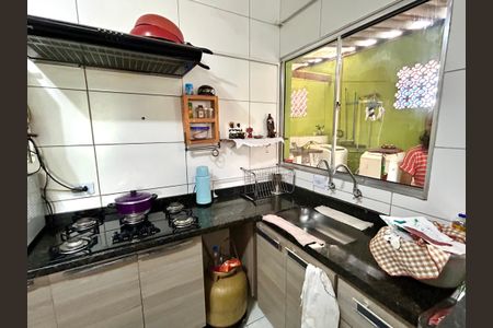 Casa à venda com 292m², 5 quartos e 4 vagas Casa à venda com 292m², 5 quartos e 4 vagasCozinha