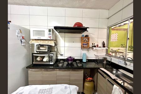 Casa à venda com 292m², 5 quartos e 4 vagas Casa à venda com 292m², 5 quartos e 4 vagasCozinha