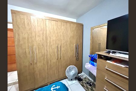 Casa à venda com 292m², 5 quartos e 4 vagas Casa à venda com 292m², 5 quartos e 4 vagasQuarto 2