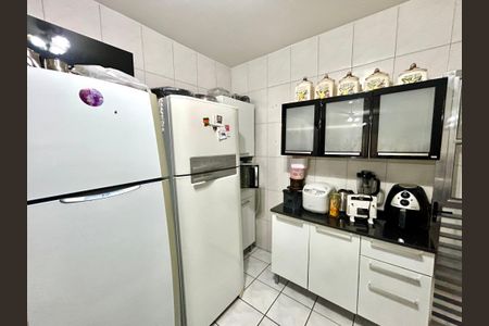 Casa à venda com 292m², 5 quartos e 4 vagas Casa à venda com 292m², 5 quartos e 4 vagasCozinha