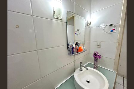 Casa à venda com 292m², 5 quartos e 4 vagas Casa à venda com 292m², 5 quartos e 4 vagasBanheiro 1