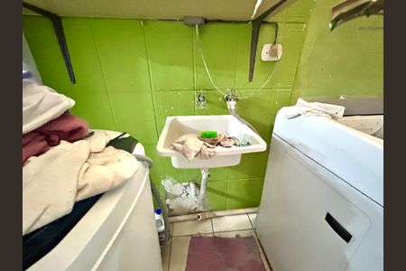 Casa à venda com 292m², 5 quartos e 4 vagas Casa à venda com 292m², 5 quartos e 4 vagasÁrea de Serviço