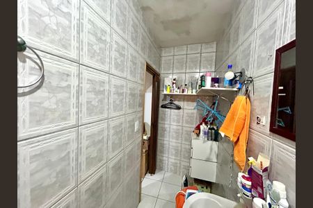 Casa à venda com 292m², 5 quartos e 4 vagas Casa à venda com 292m², 5 quartos e 4 vagasBanheiro da Suíte