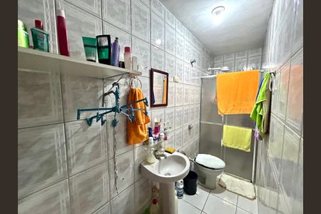 Casa à venda com 292m², 5 quartos e 4 vagas Casa à venda com 292m², 5 quartos e 4 vagasBanheiro da Suíte