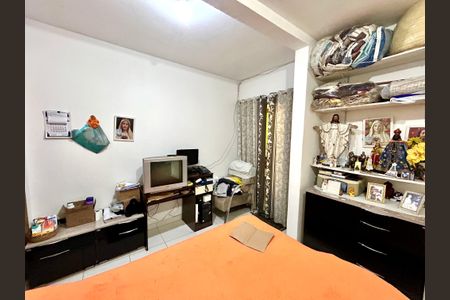 Casa à venda com 292m², 5 quartos e 4 vagas Casa à venda com 292m², 5 quartos e 4 vagasQuarto Suíte