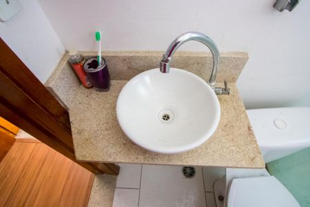 Banheiro Social de casa para alugar com 1 quarto, 52m² em Vila Linda, Santo André
