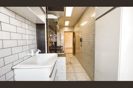 Apartamento à venda com 74m², 2 quartos e 1 vaga Apartamento à venda com 74m², 2 quartos e 1 vagaCozinha e Área de Serviço