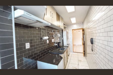 Apartamento à venda com 74m², 2 quartos e 1 vaga Apartamento à venda com 74m², 2 quartos e 1 vagaCozinha e Área de Serviço