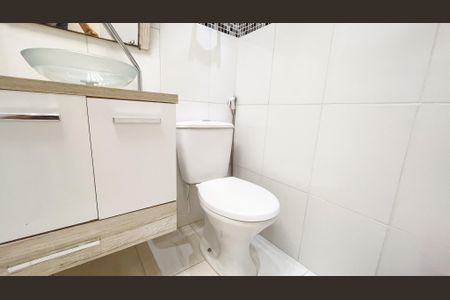 Apartamento à venda com 74m², 2 quartos e 1 vaga Apartamento à venda com 74m², 2 quartos e 1 vagaBanheiro