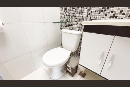 Apartamento à venda com 74m², 2 quartos e 1 vaga Apartamento à venda com 74m², 2 quartos e 1 vagaBanheiro da Suíte