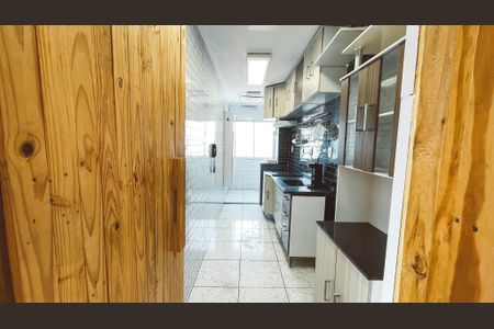 Apartamento à venda com 74m², 2 quartos e 1 vaga Apartamento à venda com 74m², 2 quartos e 1 vagaCozinha e Área de Serviço