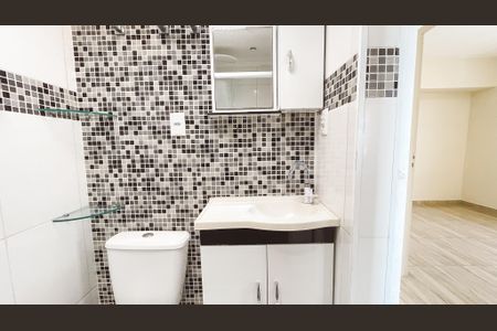 Apartamento à venda com 74m², 2 quartos e 1 vaga Apartamento à venda com 74m², 2 quartos e 1 vagaBanheiro da Suíte