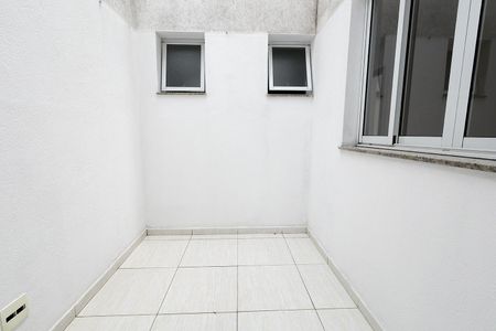 Apartamento para alugar com 54m², 2 quartos e 1 vagaQuintal