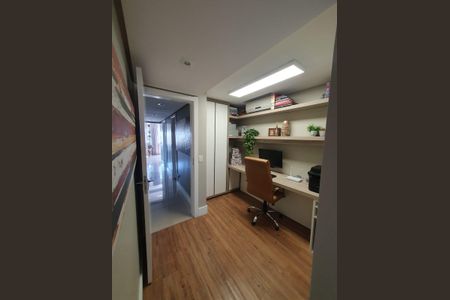 Apartamento à venda com 106m², 2 quartos e 2 vagasEscritório