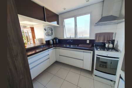 Apartamento à venda com 106m², 2 quartos e 2 vagasCozinha