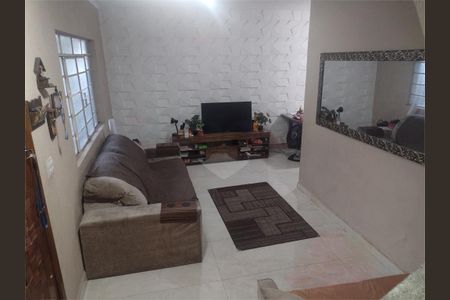 Casa à venda com 3 quartos, 109m² em Parque Peruche, São Paulo